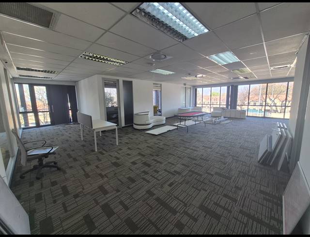 242M² OFFICE TO LET IN WOODMEAD